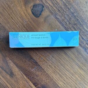 Clinique Almost Lipstick - 33 nude honey - 1.9g - new!